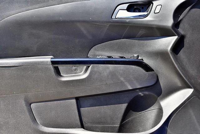 Photo of 2018 Kinetic Blue Metallic Chevrolet Sonic