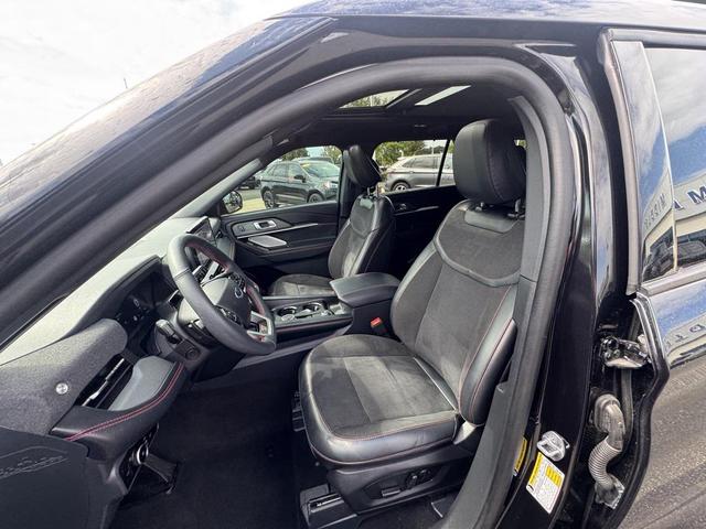 Photo of 2025 Agate Black Metallic Ford Explorer