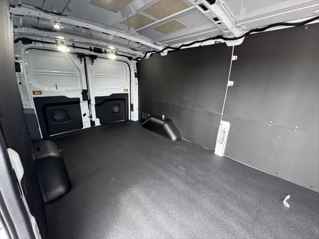 Photo of 2025 Oxford White Ford Transit-350