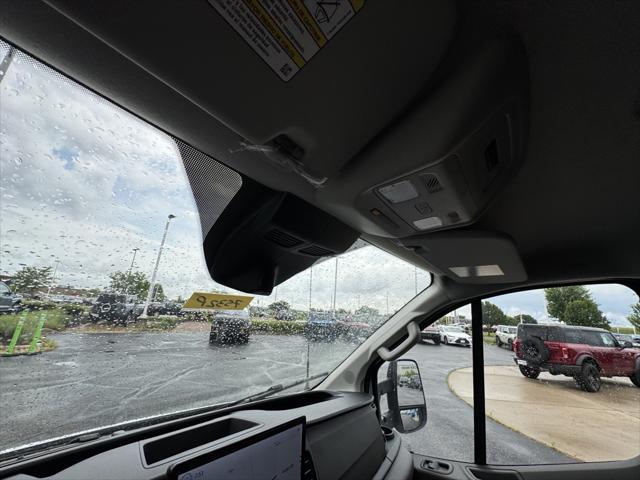 Photo of 2025 Oxford White Ford Transit-350