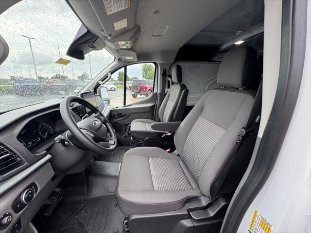 Photo of 2025 Oxford White Ford Transit-350