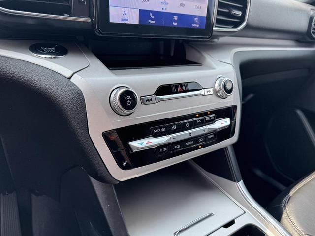 Photo of 2023 Agate Black Metallic Ford Explorer
