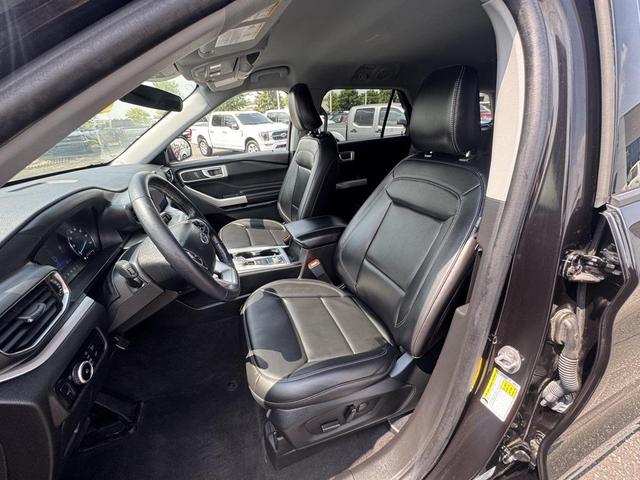 Photo of 2023 Agate Black Metallic Ford Explorer
