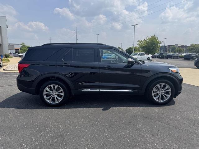 Photo of 2023 Agate Black Metallic Ford Explorer