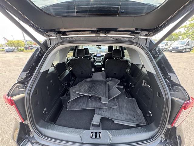 Photo of 2023 Agate Black Metallic Ford Explorer