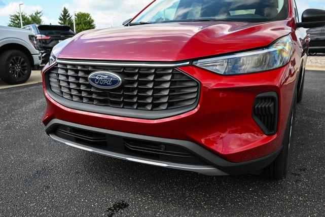 Photo of 2025 Rapid Red Metallic Tinted Clearcoat Ford Escape