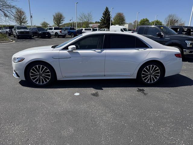 Photo of 2019 White Platinum Lincoln Continental