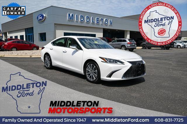 Photo of 2019 Eminent White Pearl Lexus ES 350