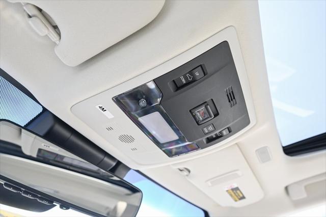 Photo of 2019 Eminent White Pearl Lexus ES 350