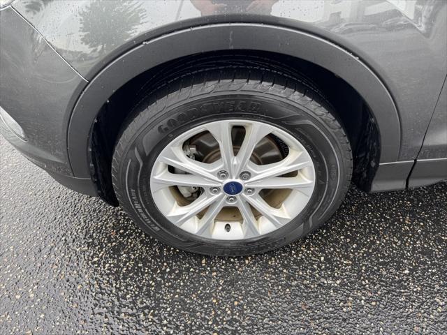 Photo of 2017 Magnetic Ford Escape