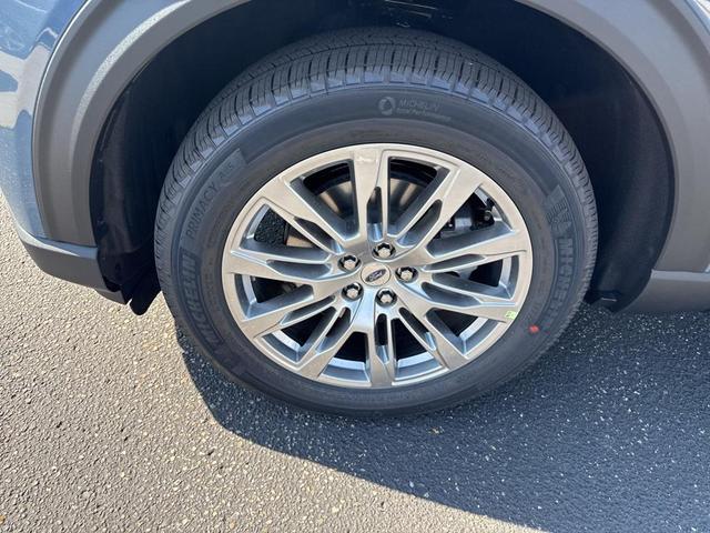 Photo of 2025 Vapor Blue Ford Explorer