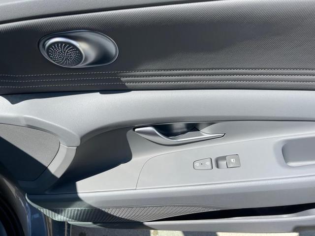 Photo of 2025 Fluid Metal Hyundai ELANTRA