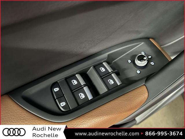 Photo of 2025 Gray Audi Q5