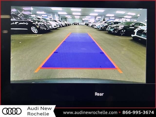 Photo of 2025 Gray Audi Q5