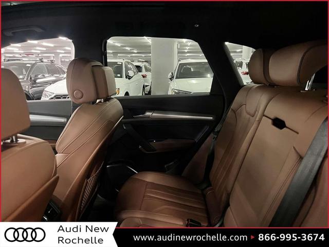 Photo of 2025 Gray Audi Q5