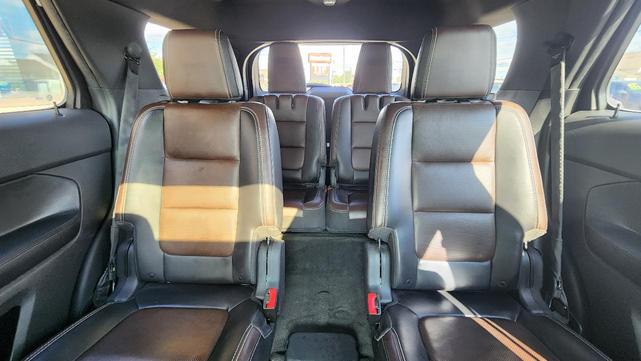 Photo of 2013 White Ford Explorer
