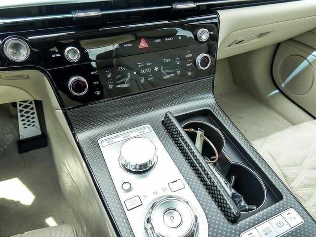 Photo of 2025 Makalu Gray Genesis G80