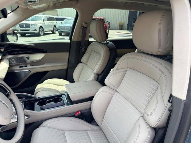 Photo of 2025 Whisper Blue Metallic Clearcoat Lincoln Nautilus