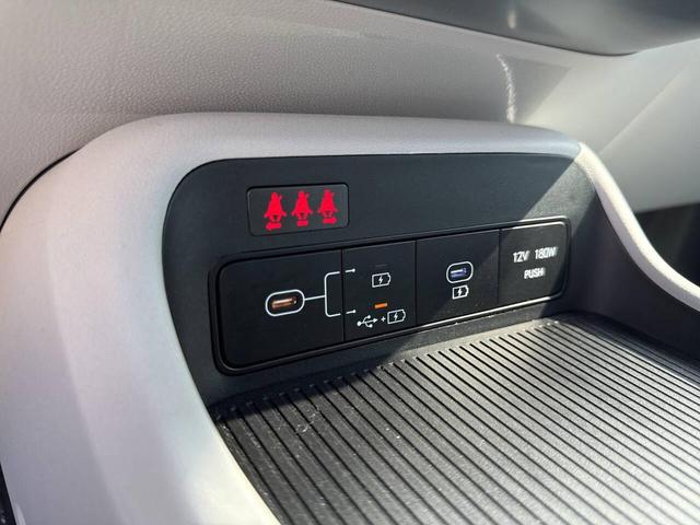 Photo of 2024 Abyss Black Pearl Hyundai KONA