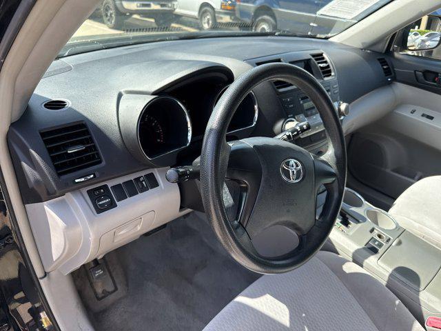 Photo of 2008 Black Toyota Highlander