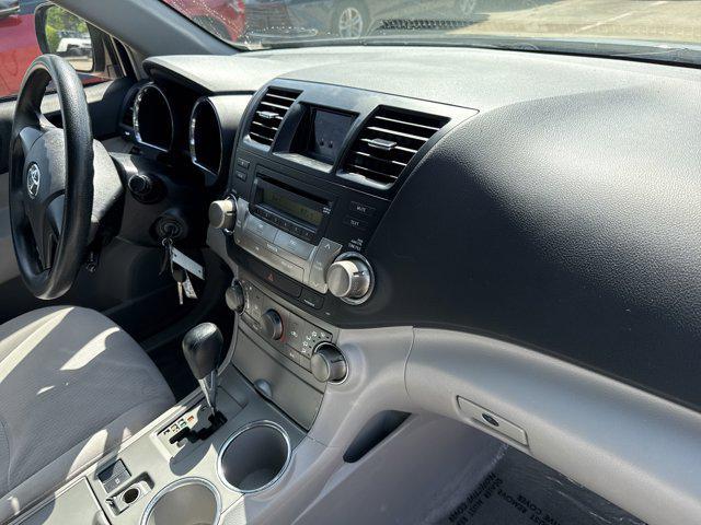 Photo of 2008 Black Toyota Highlander