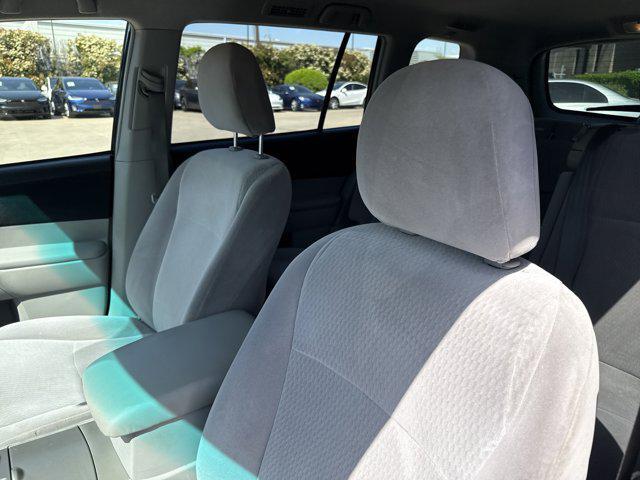 Photo of 2008 Black Toyota Highlander