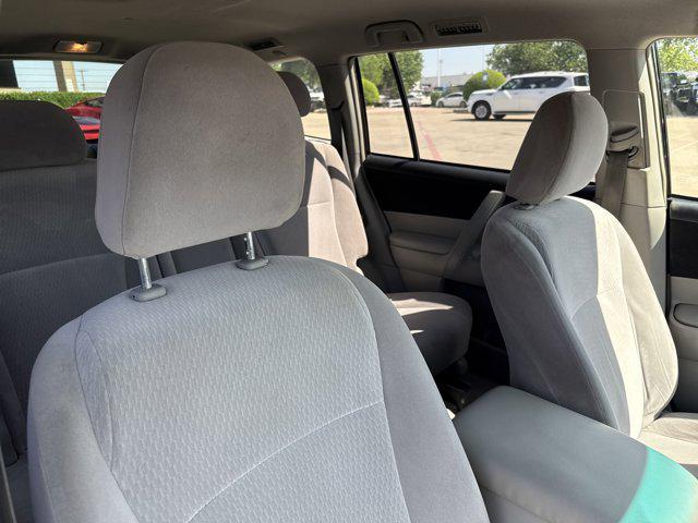 Photo of 2008 Black Toyota Highlander
