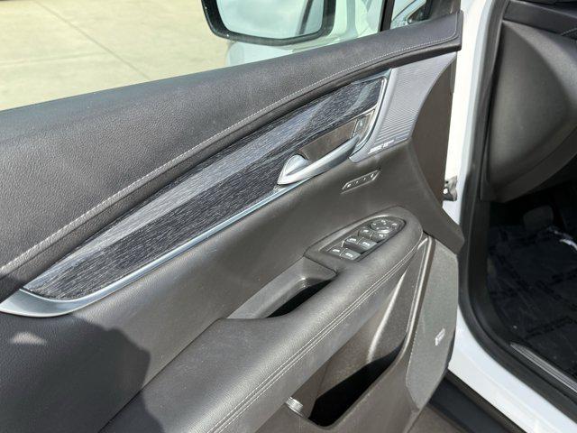 Photo of 2023 White Cadillac XT5