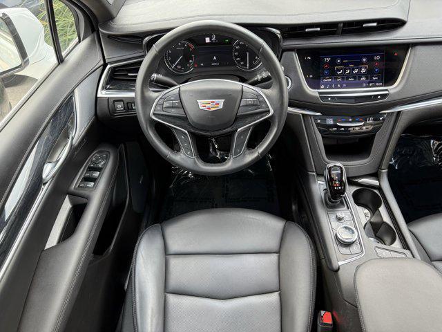 Photo of 2023 White Cadillac XT5