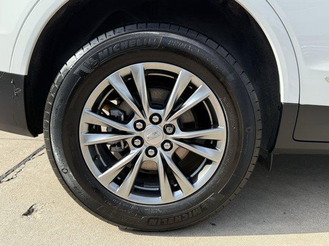 Photo of 2023 White Cadillac XT5