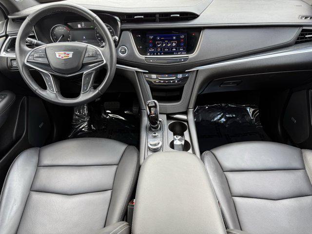 Photo of 2023 White Cadillac XT5