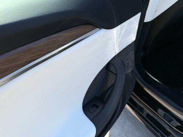 Photo of 2022 Solid Black Tesla Model S