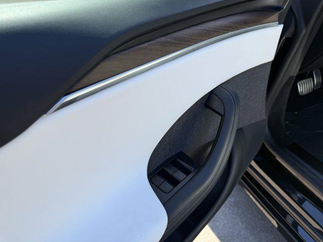 Photo of 2022 Solid Black Tesla Model S