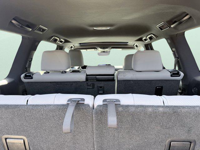 Photo of 2023 Eminent White Pearl Lexus GX 460