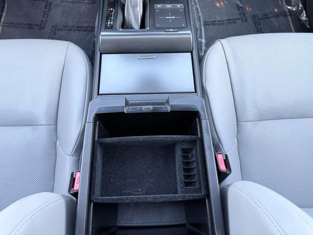 Photo of 2023 Eminent White Pearl Lexus GX 460