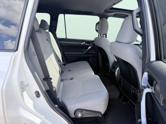 Photo of 2023 Eminent White Pearl Lexus GX 460