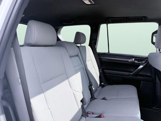 Photo of 2023 Eminent White Pearl Lexus GX 460