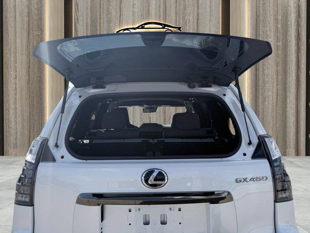 Photo of 2023 Eminent White Pearl Lexus GX 460