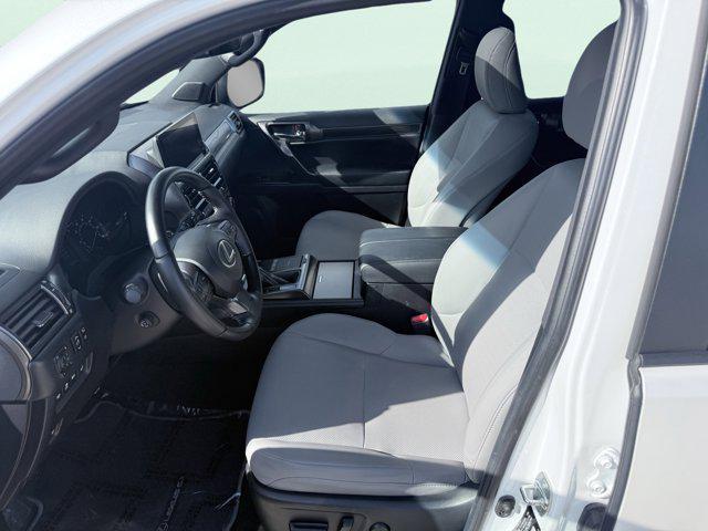 Photo of 2023 Eminent White Pearl Lexus GX 460