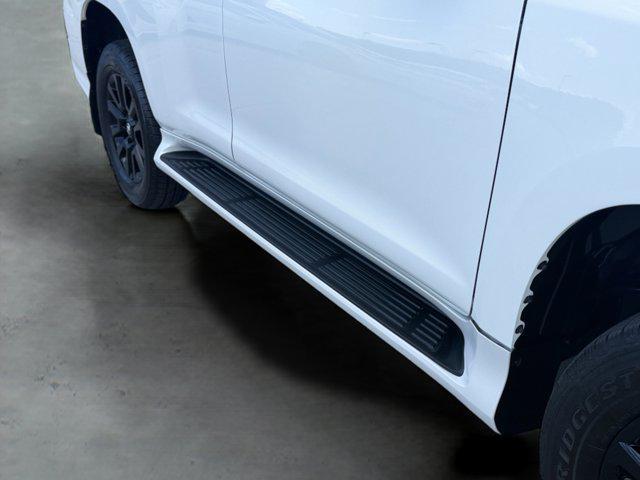 Photo of 2023 Eminent White Pearl Lexus GX 460