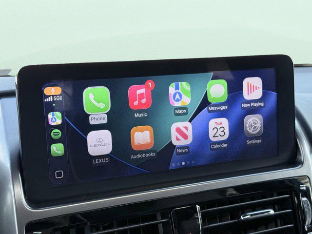 Photo of 2023 Eminent White Pearl Lexus GX 460