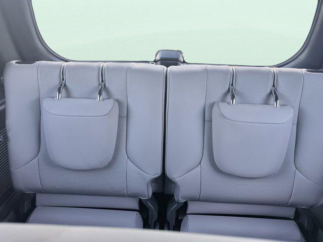 Photo of 2023 Eminent White Pearl Lexus GX 460