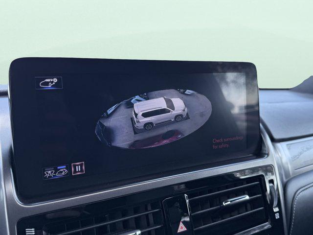 Photo of 2023 Eminent White Pearl Lexus GX 460