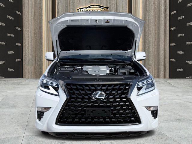 Photo of 2023 Eminent White Pearl Lexus GX 460