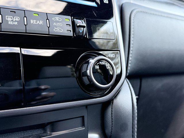 Photo of 2023 Eminent White Pearl Lexus GX 460