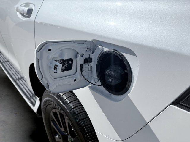 Photo of 2023 Eminent White Pearl Lexus GX 460