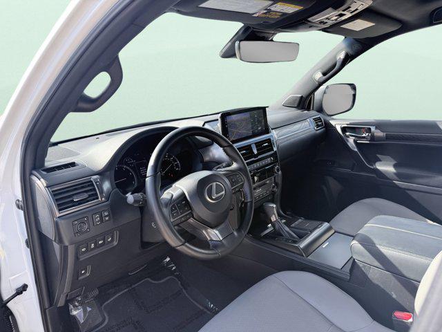 Photo of 2023 Eminent White Pearl Lexus GX 460