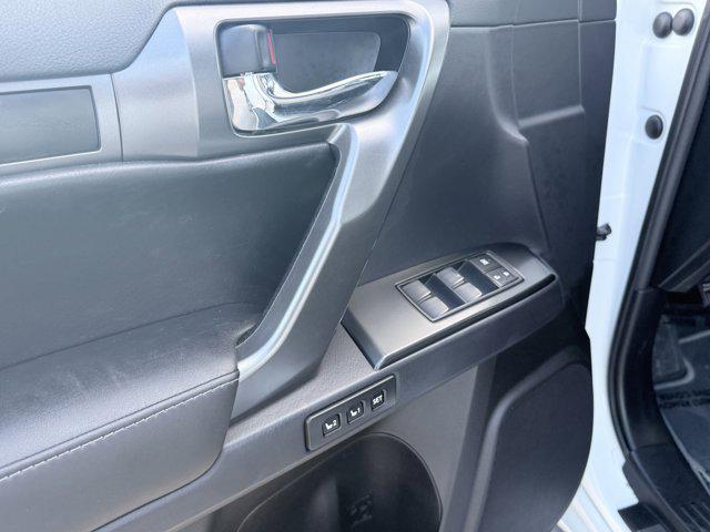 Photo of 2023 Eminent White Pearl Lexus GX 460