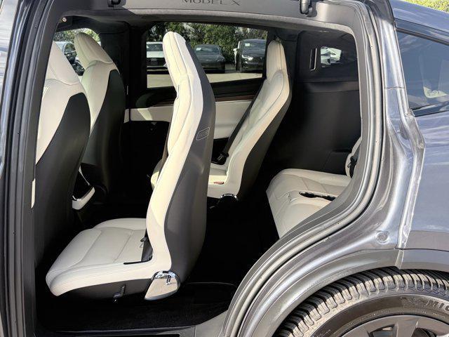 Photo of 2023 Midnight Silver Meta Tesla Model X