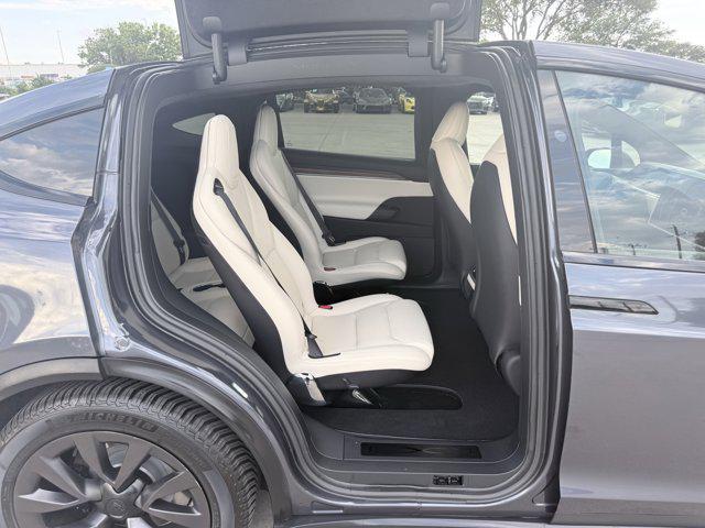 Photo of 2023 Midnight Silver Meta Tesla Model X